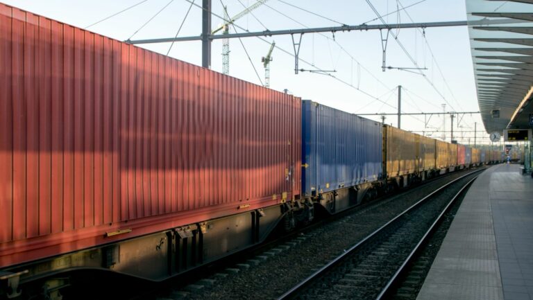 Projected 2024 Industry Trends Position Rail as Optimal Shipping Option