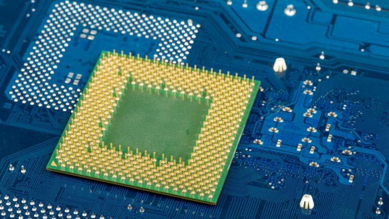 China’s Chipmaking Equipment Imports Surge 93% Despite Curbs